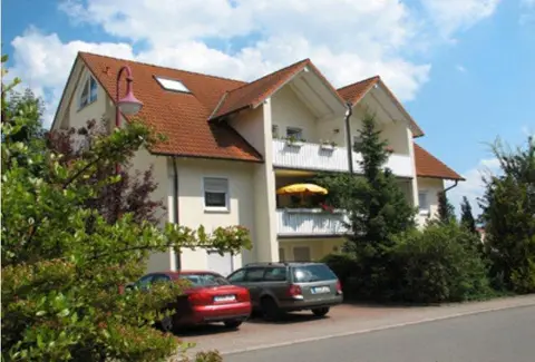 helle Souterrain Wohnung in bester, ruhiger Wohnlage mit Küche