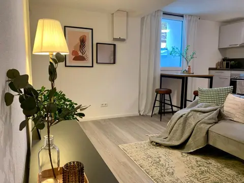 Modernes Wohnen: Vollmöblierte, komplett ausgestattete Wohnung zu vermieten, in Engen