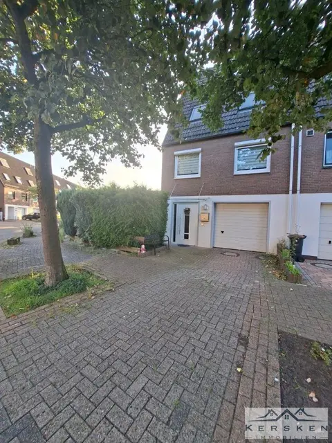 Reihenendhaus mit sehr schönem Grundriss, Garage, großer Terrasse und nicht einsehbarem Grundstück