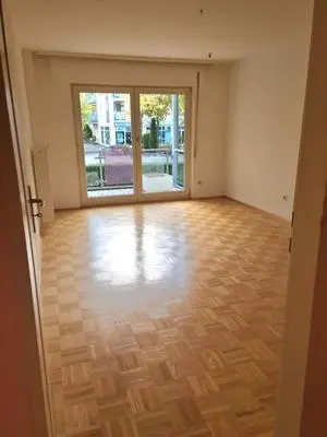 Helle 2-Zimmer-Wohnung mit Einbauküche