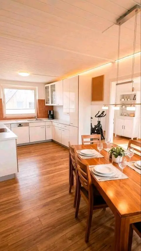 Lachendorf 4 -Zimmer-Wohnung Küche Bad 1. OG ca 99 qm, Gartenhaus