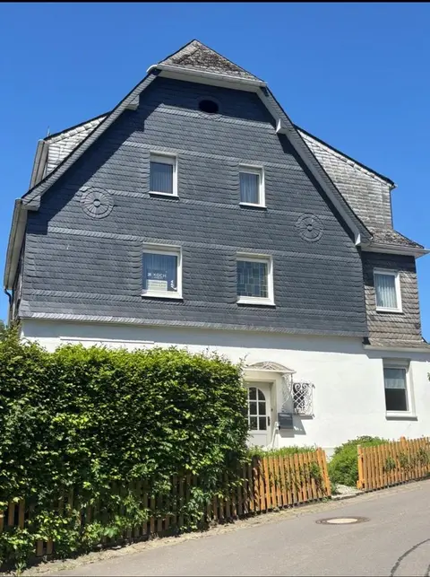 Wohnhaus zu vermieten