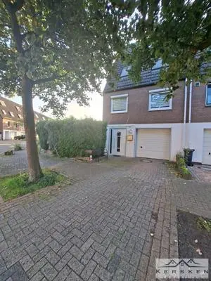 Reihenendhaus mit sehr schönem Grundriss, Garage, großer Terrasse und nicht einsehbarem Grundstück